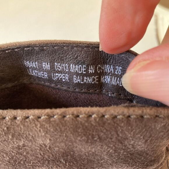 Clarks Artisan Rosepoint Dew Lace-Up Leather Suede Wedge Bootie Size 6M - Picture 8 of 11